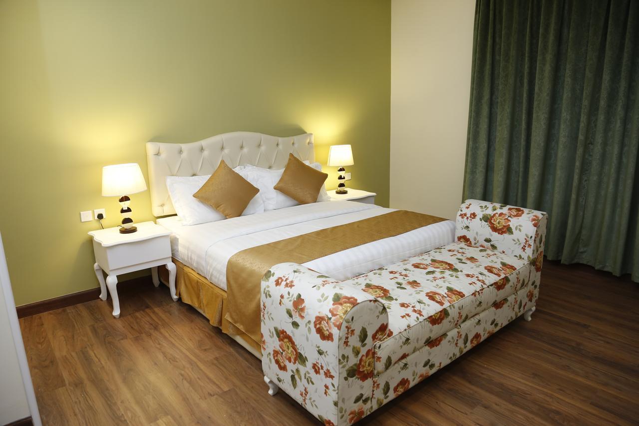 Flora Hotel Suite 2 فلورا2 للشقق المخدومة Эр-Рияд Экстерьер фото